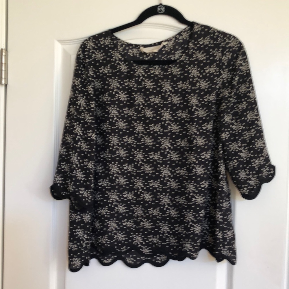 THE GREAT SCALLOPED EDGE SILK BLOUSE BLACK FLORAL